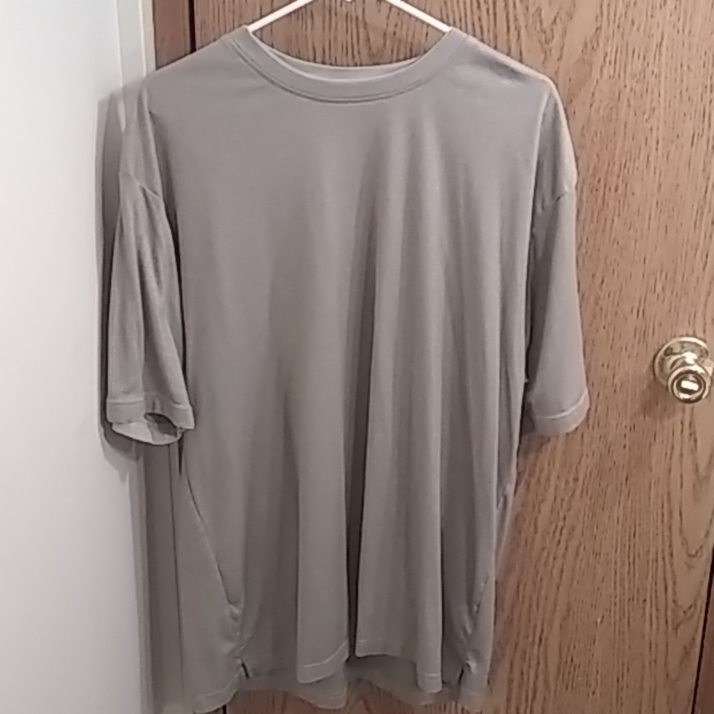 Vanheusen men's XL shirt